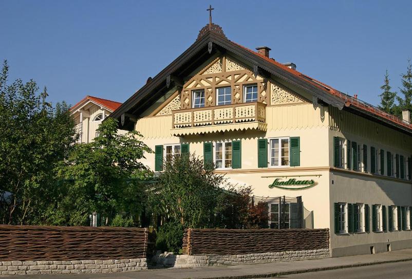 Landhaus Hotel Wolfratshausen Exterior photo