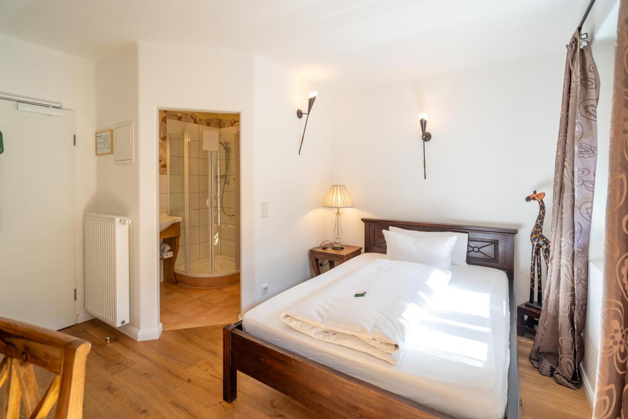 Landhaus Hotel Wolfratshausen Exterior photo