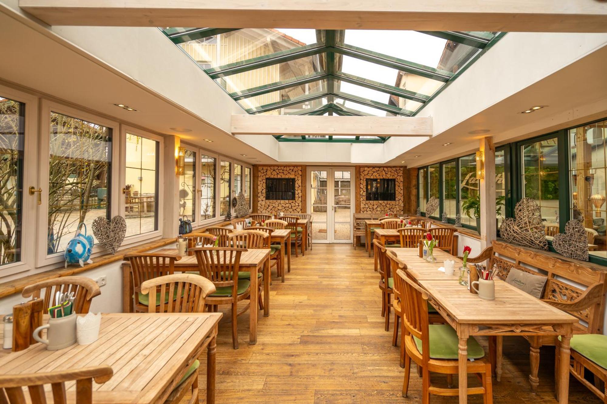Landhaus Hotel Wolfratshausen Exterior photo