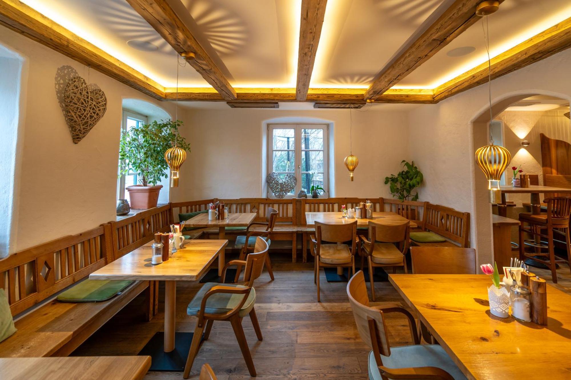 Landhaus Hotel Wolfratshausen Exterior photo