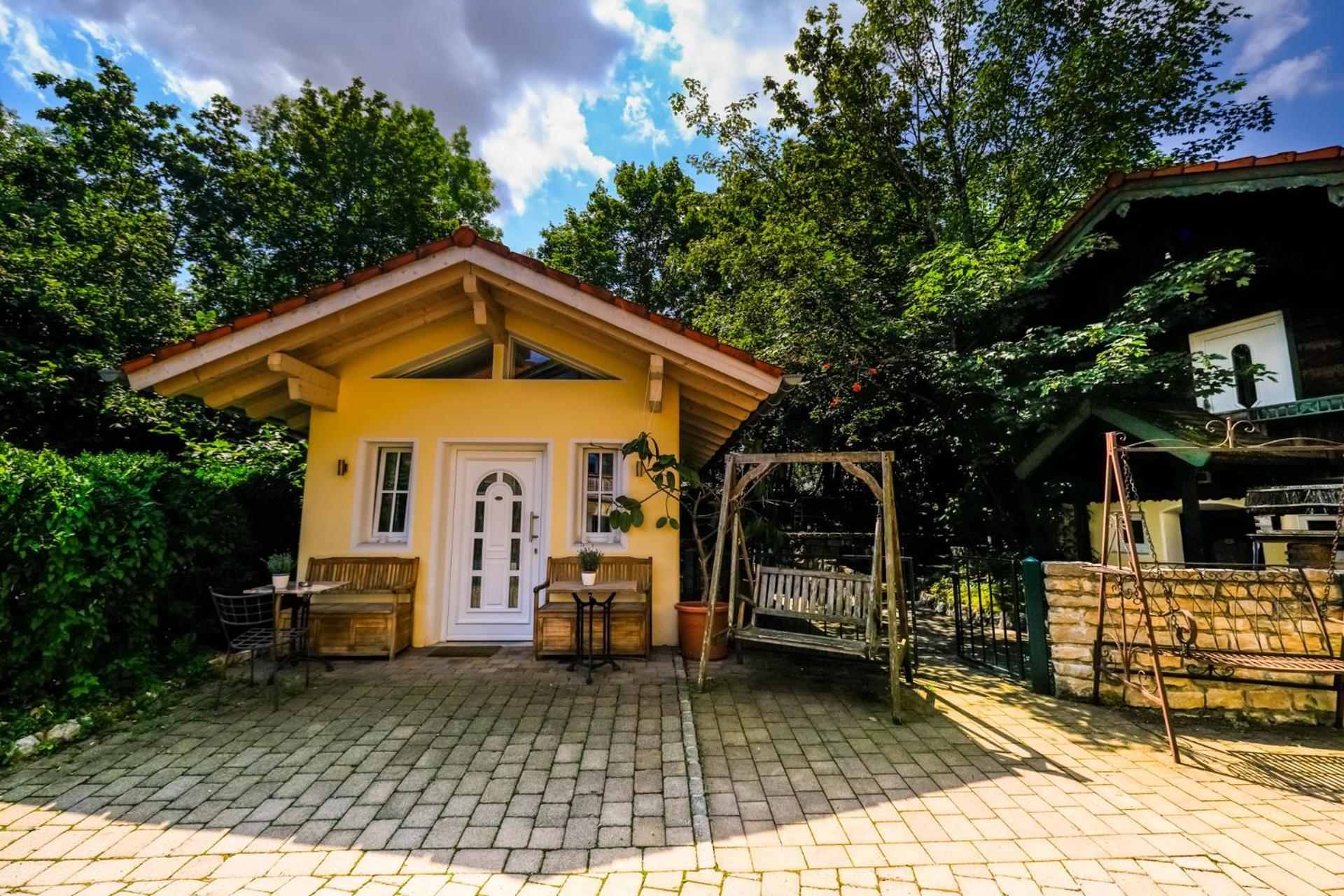 Landhaus Hotel Wolfratshausen Exterior photo